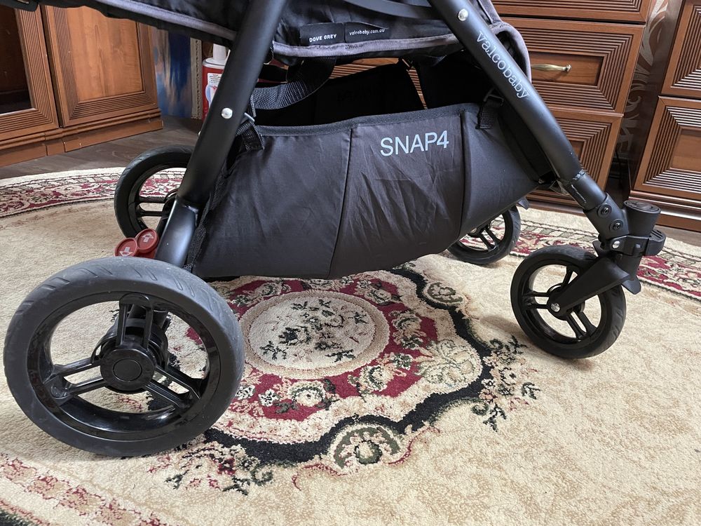Продам коляску Valko Baby Snap 4 в подарок самокат