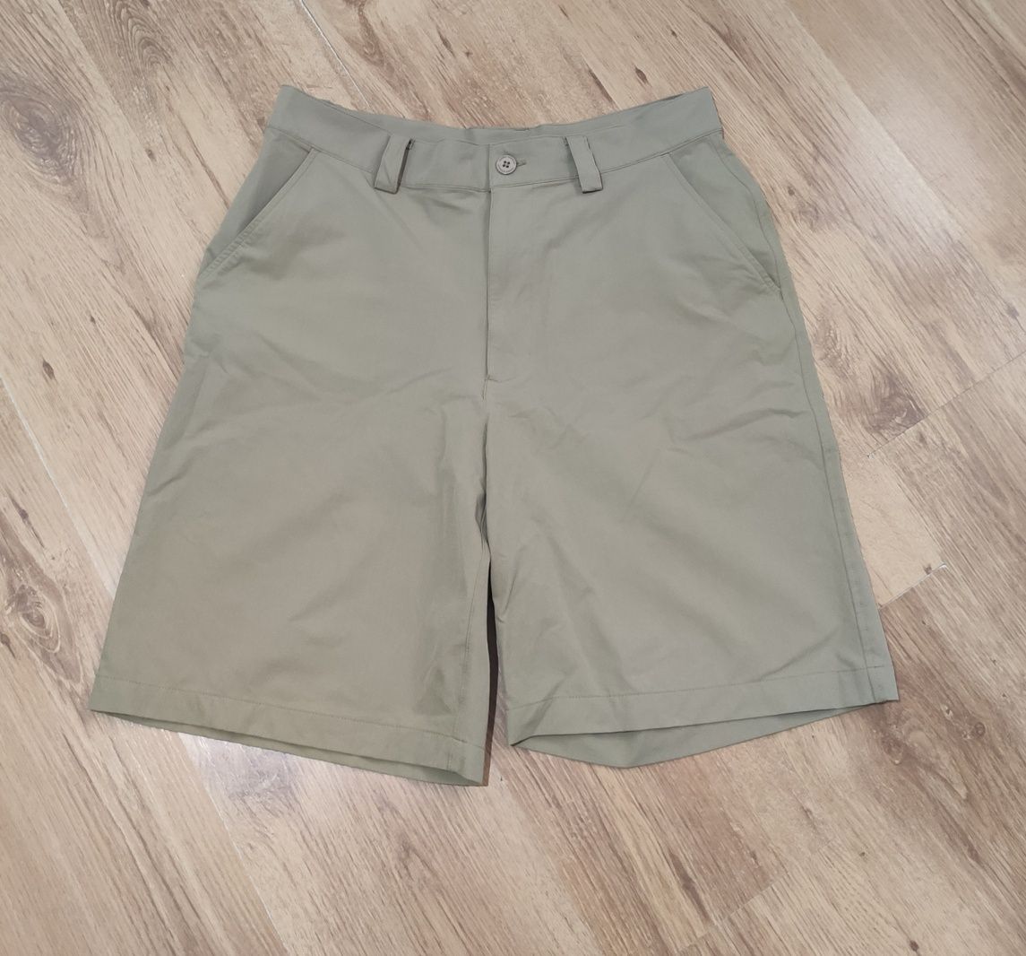 Pantaloni scurți Under Armour elastici mărimea 34