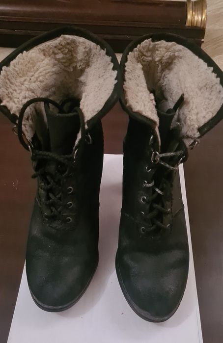 Продам осенне-весенние кожанные ботинки ( испанский бренд). 8000т