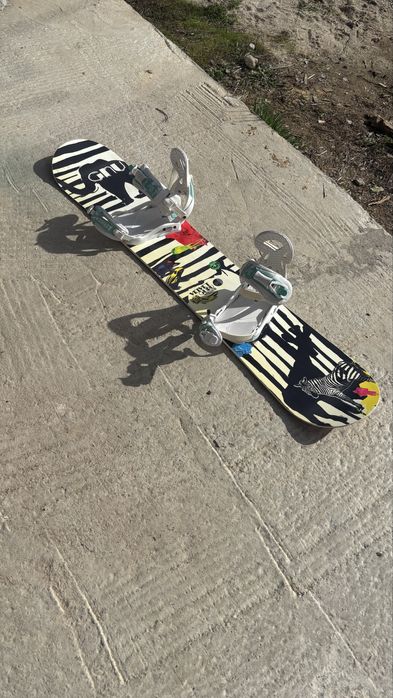Продавам дъска с автомати за сноуборд