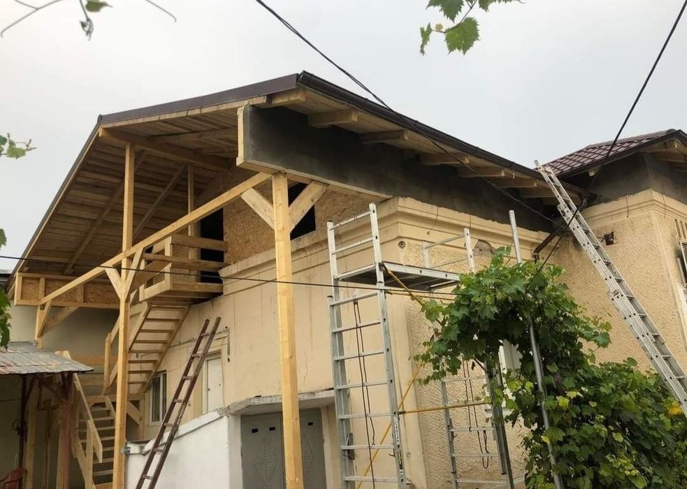 Executam acoperisuri și reparații