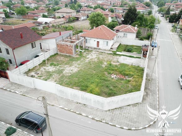 Продавам еднофамилна къща 85кв. с 830кв. двор в гр.Садово,обл.Пловдив