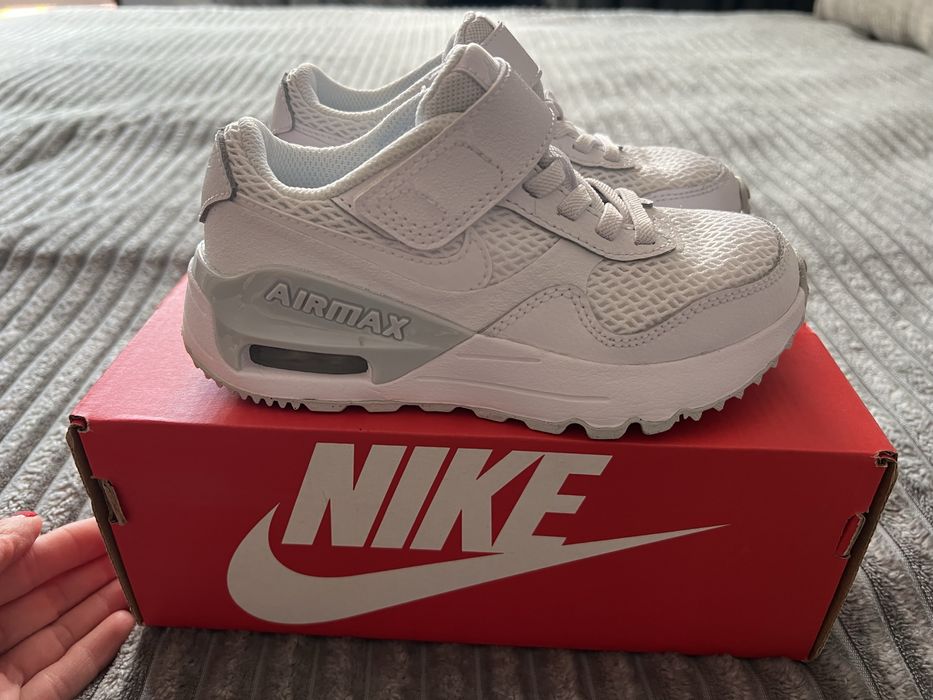 Детски обувки Nike 28