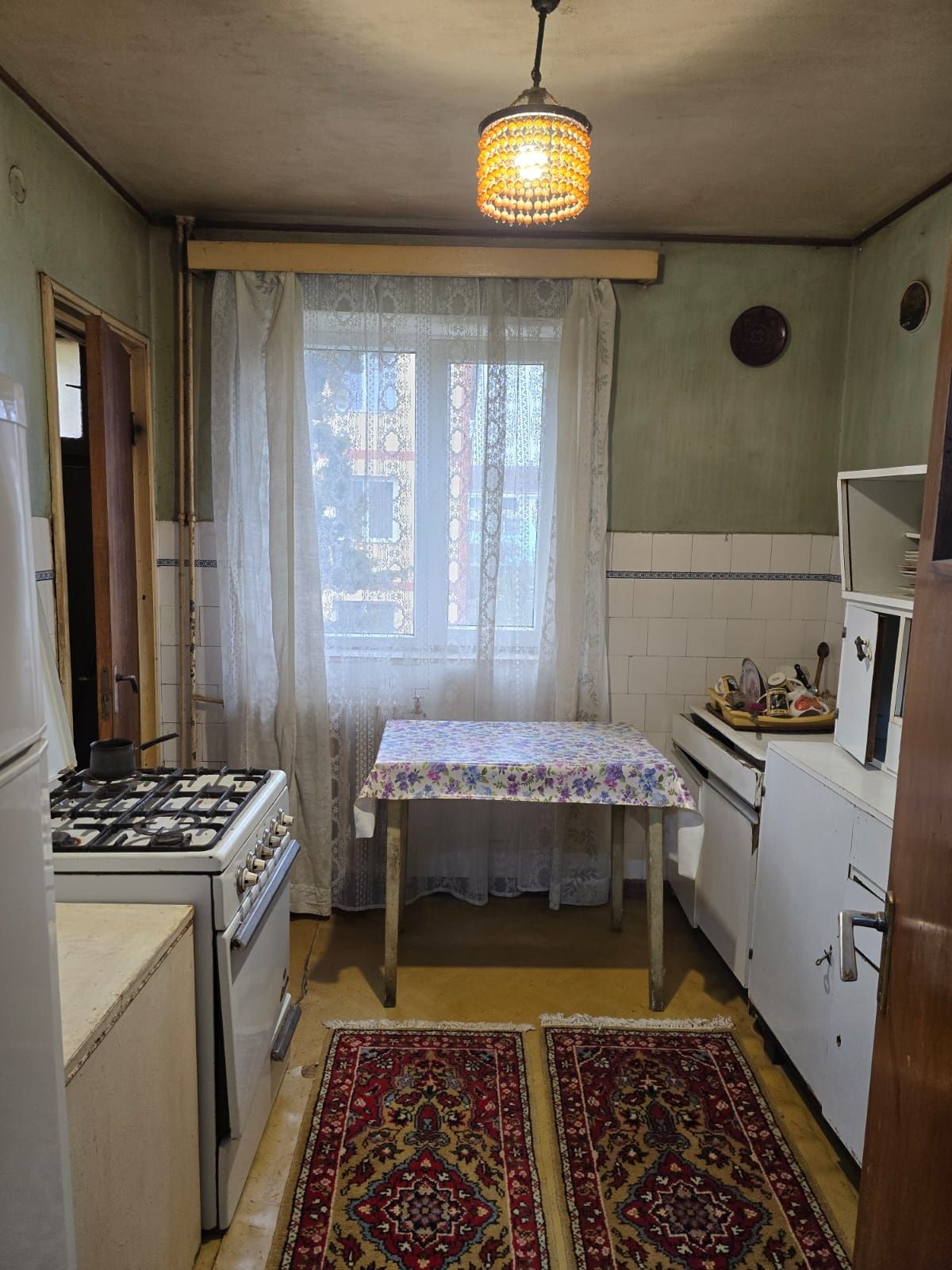 Proprietar vând apartament decomandat 3 camere 90 mp  Brad