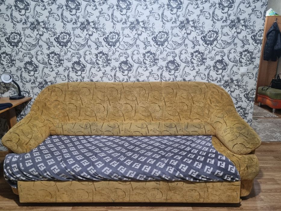 Продам Горку и диван,  стенка, в отличнос состоянии, б/у,
