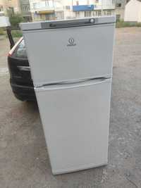 Холодильник 150 см Indesit