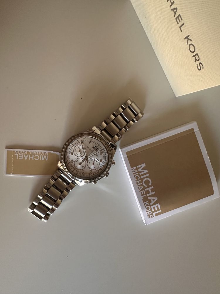 Часовник Michael Kors