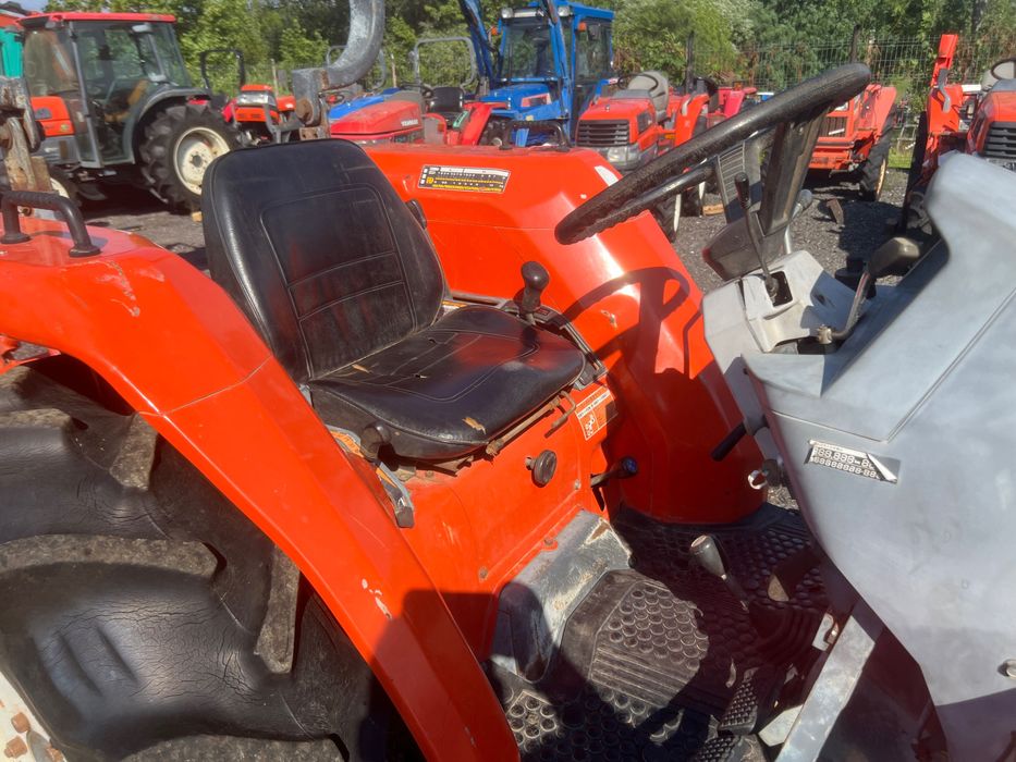 Tractoras tractor japonez Kubota Gl29