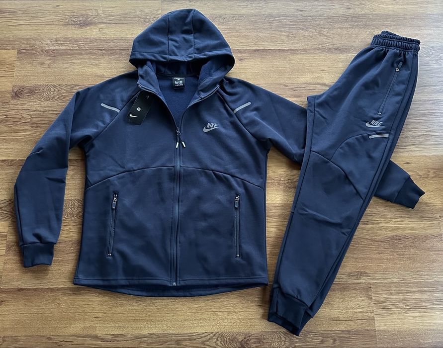 Мъжки,памучен,тъмно син екип Nike с топла подплата