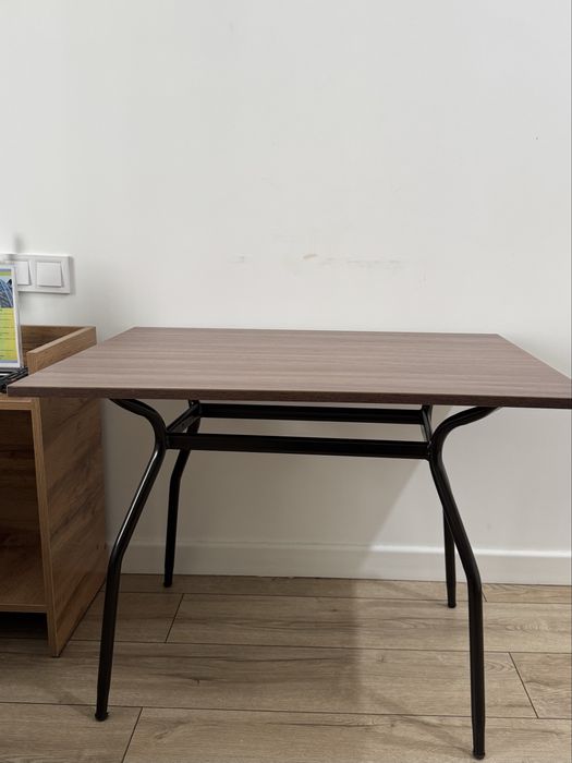 Журнальный столик