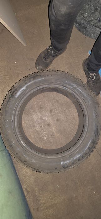 225/55/17 продам комплект шин
