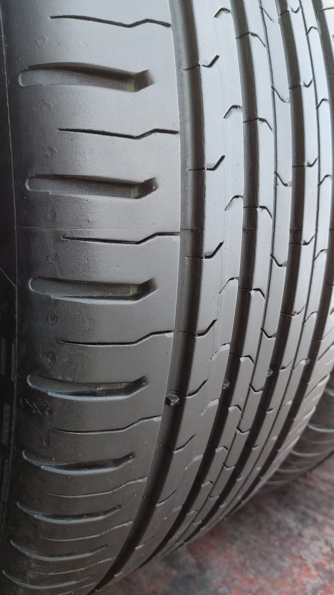 4бр. летни гуми 215/55/17 Continental Eco Contact 5, dot23 
dot23
7.8m