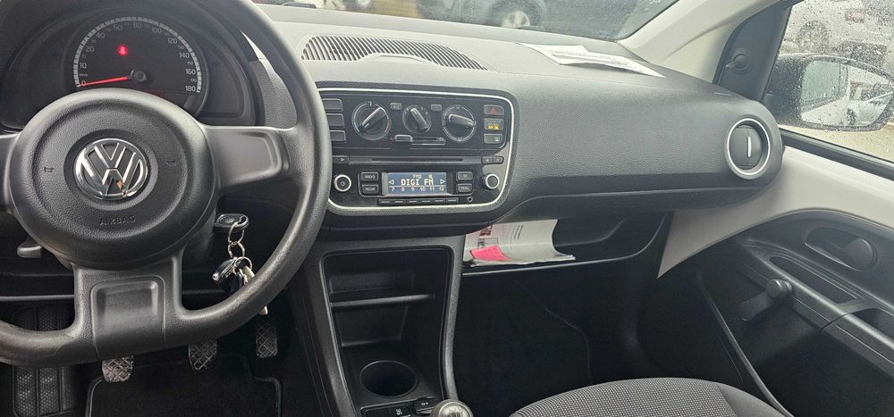 Volkswagen UP 2015