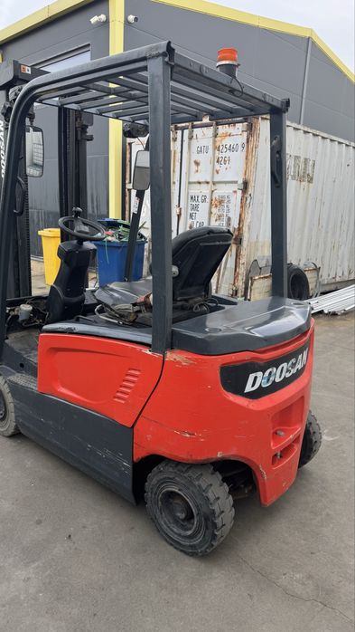 Stivuitor electric Doosan