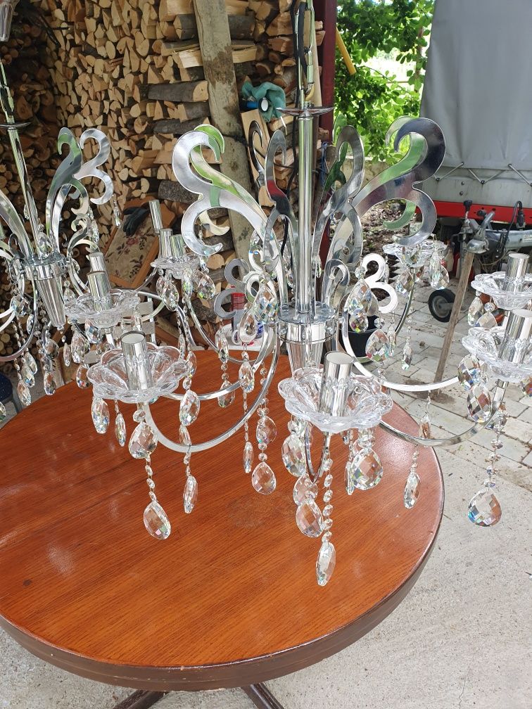 Vând candelabre  lustre