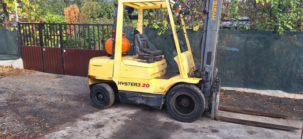 Închiriere stivuitor încarcare descarcare marfa paleti containere tir