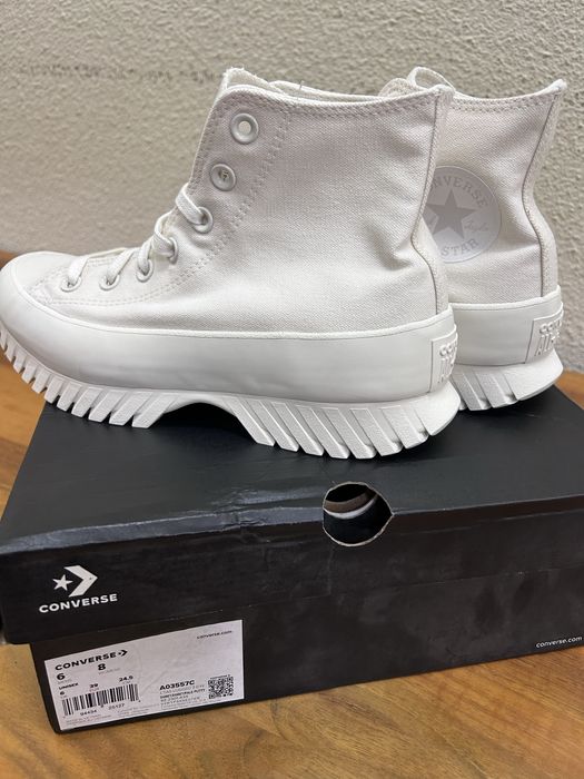 Нови Converse