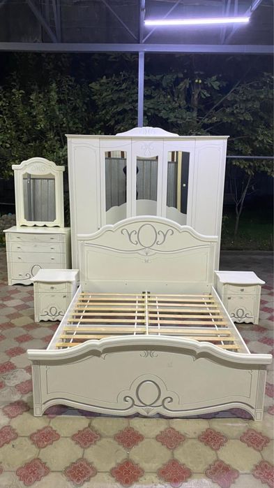 Продам Спальный Гарнитур