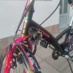 Bicicleta fete 24" folosit foarte puțin și ținută în garaj.