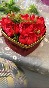 Луксозно опаковани сапунени рози