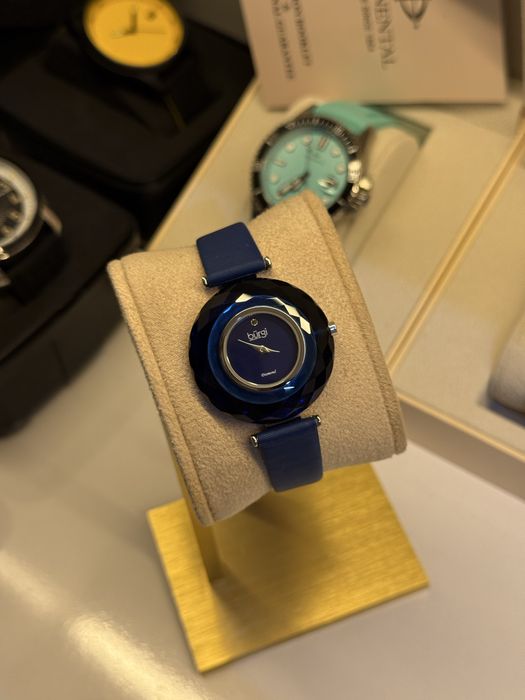 Бриллиантовые часы сваровски