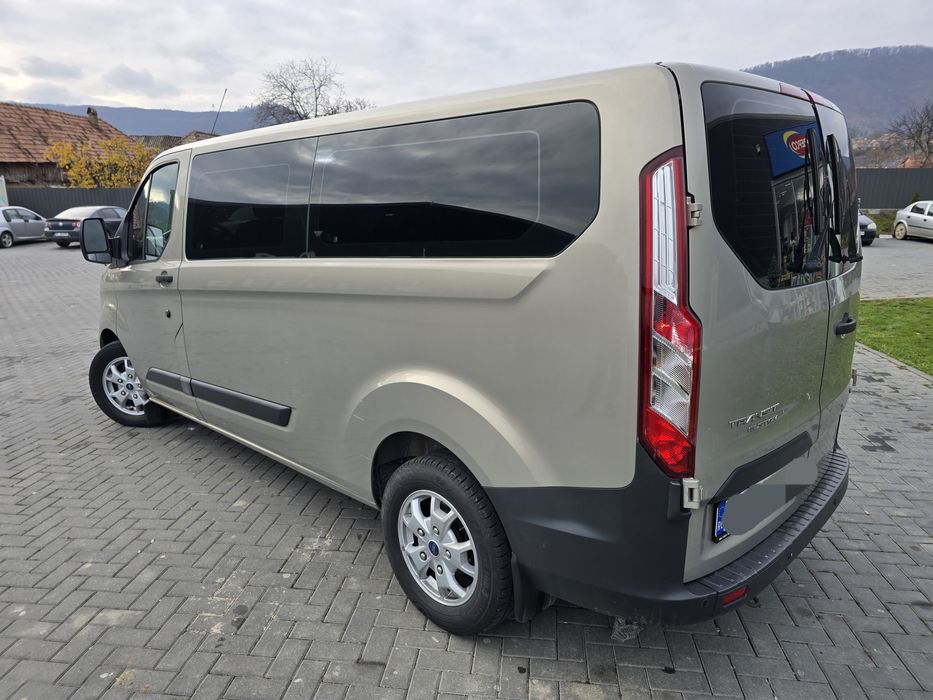 Ford Transit Custom 8+1 locuri!