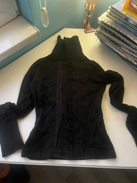 Черна поло блуза