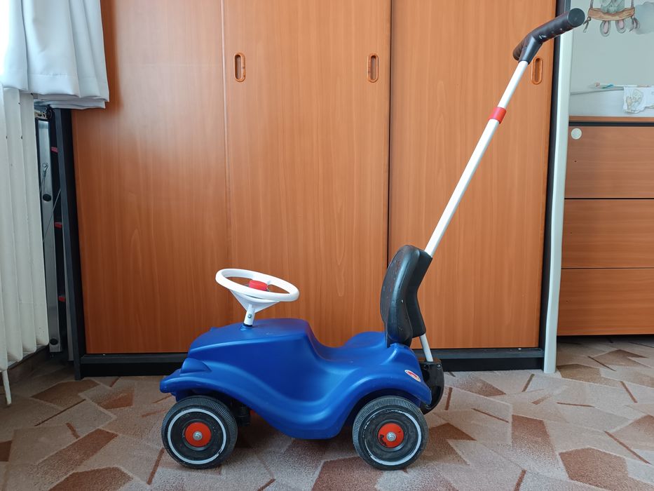 Masinuta de mers singur sau de impins BIG Bobby Car