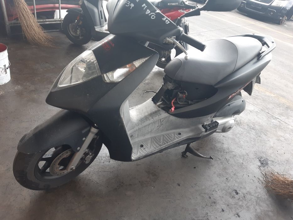 Скутер Хонда дилан 150 (Honda DILAN 150)-на части