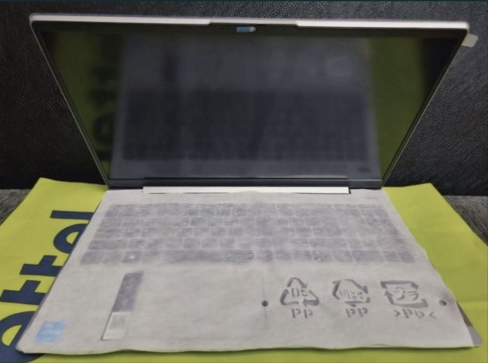 ***512GB 15.6" Lenovo IdeaPad 5 Core i3 8GB RAM Гаранция Yettel 2024