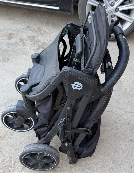 Коляска прогулочная от New Luxe