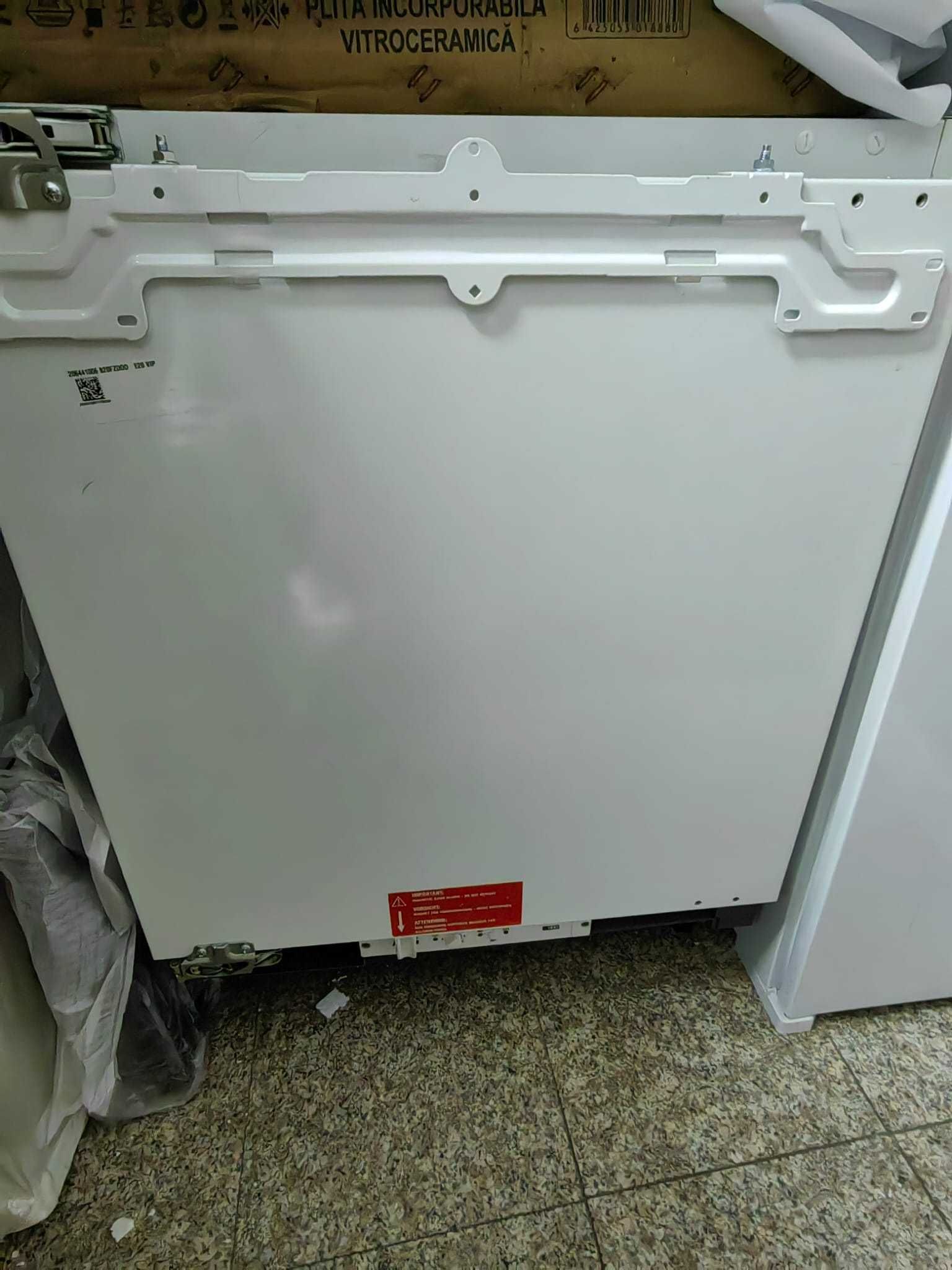 Congelator incorporabil nou resigilat  AEG ABB682F1AF Static 95 litri