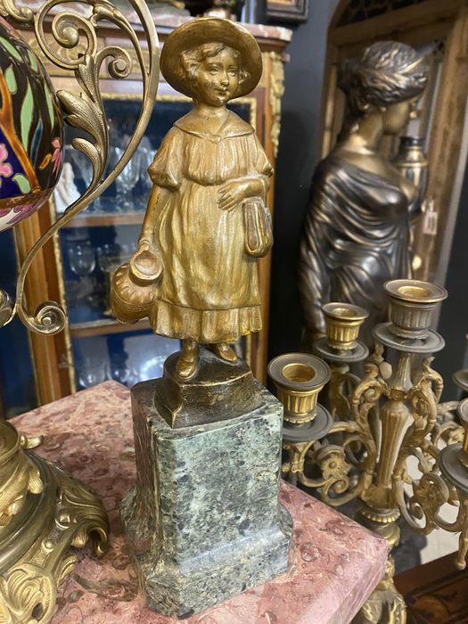 Statueta bronz/marmura/ semnata