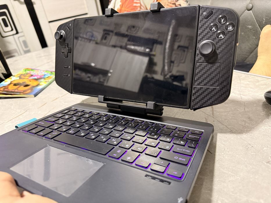 Мошный игровой компютер Lenova Legion Go 1TB можно играть любой игру