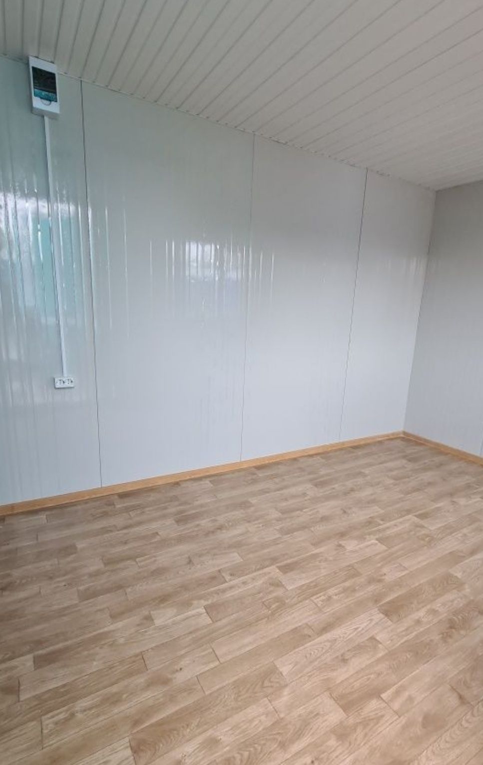 Vând Containere Modulare tip birou vitrina sanitare Magazine Fast-food