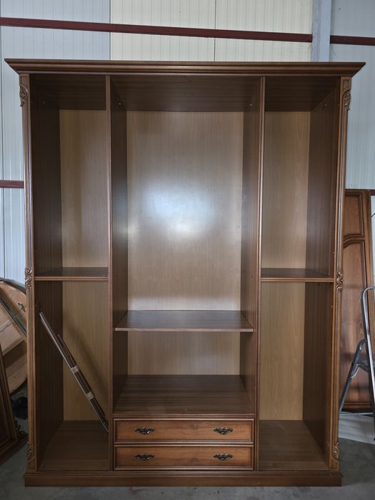 Dormitor complet din lemn k nou imp Italia Pat noptiere dulap