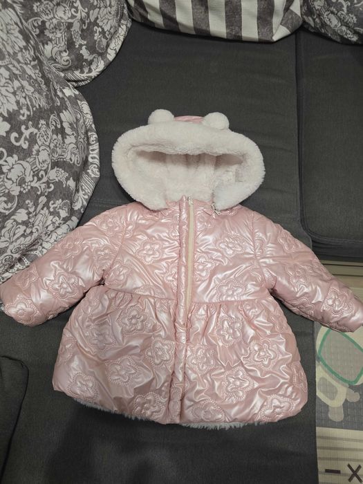 Продавам бебешко яке Mayoral