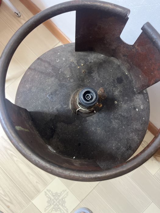 Газ        баллон