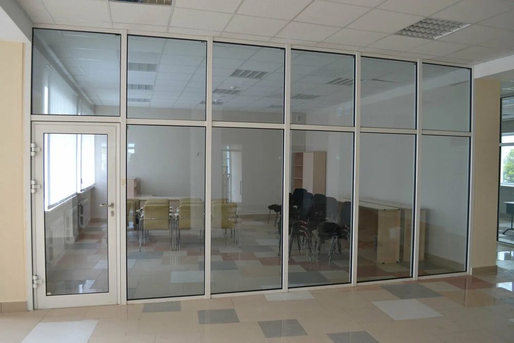 Изготовим и установим металлопластиковые и алюминиевые перегородки