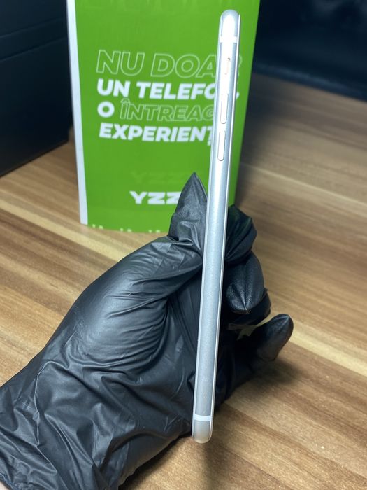 iPhone 8+/ 64 GB / Garanție 24 luni | Sănătate baterie 100% / Bun
