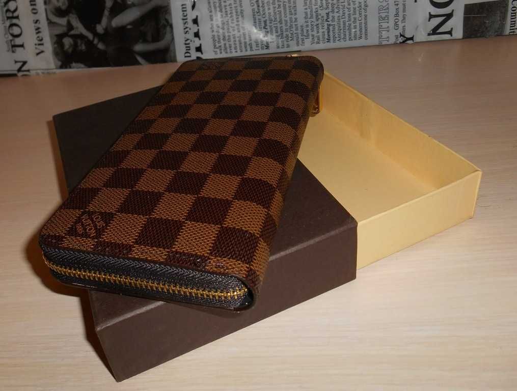 În stoc Portofel Louis Vuitton Zippi