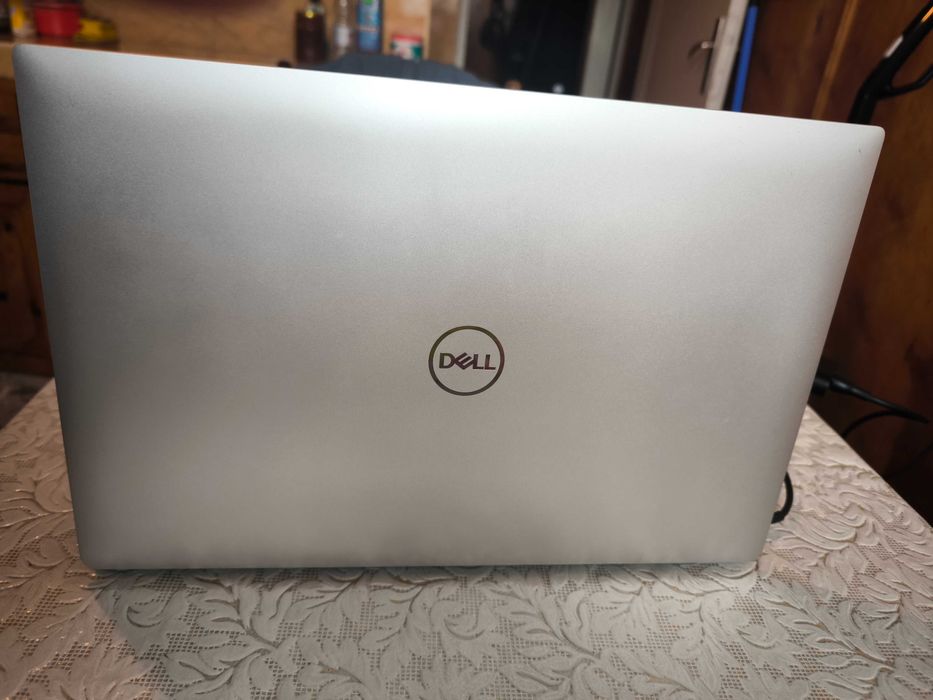 Dell XPS 15 7590