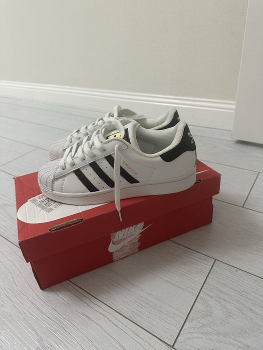 Продам кеды adidas