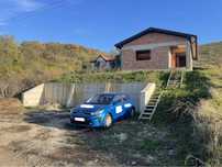 Vand Casa la rosu