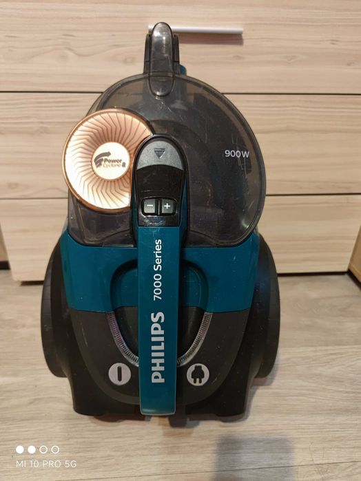 Мощна прахосмукачка Philips