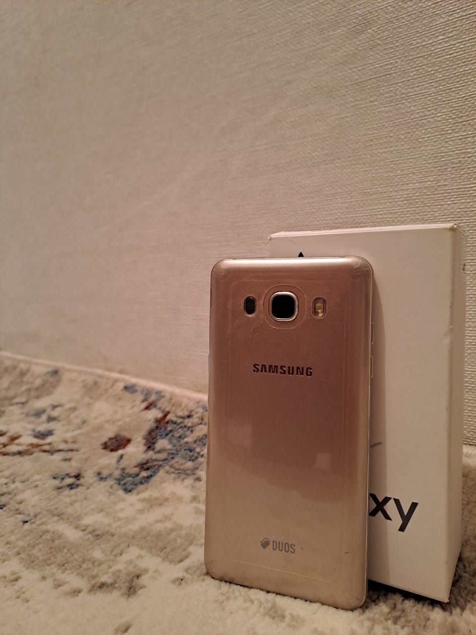 Продам Galaxy J5(2016) золотой