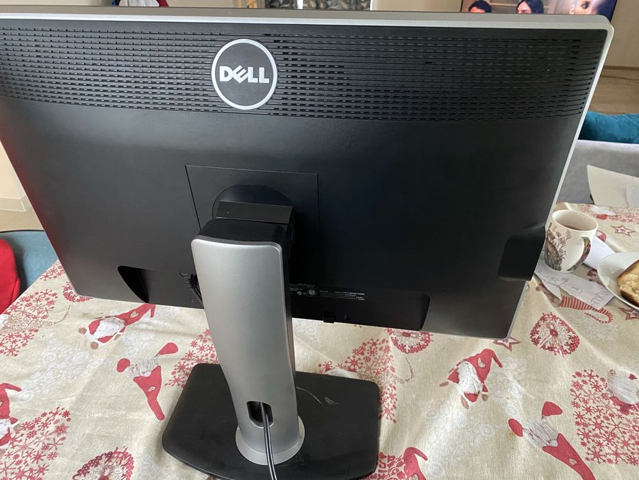 Dell UltraSharp U2412M въртящ се