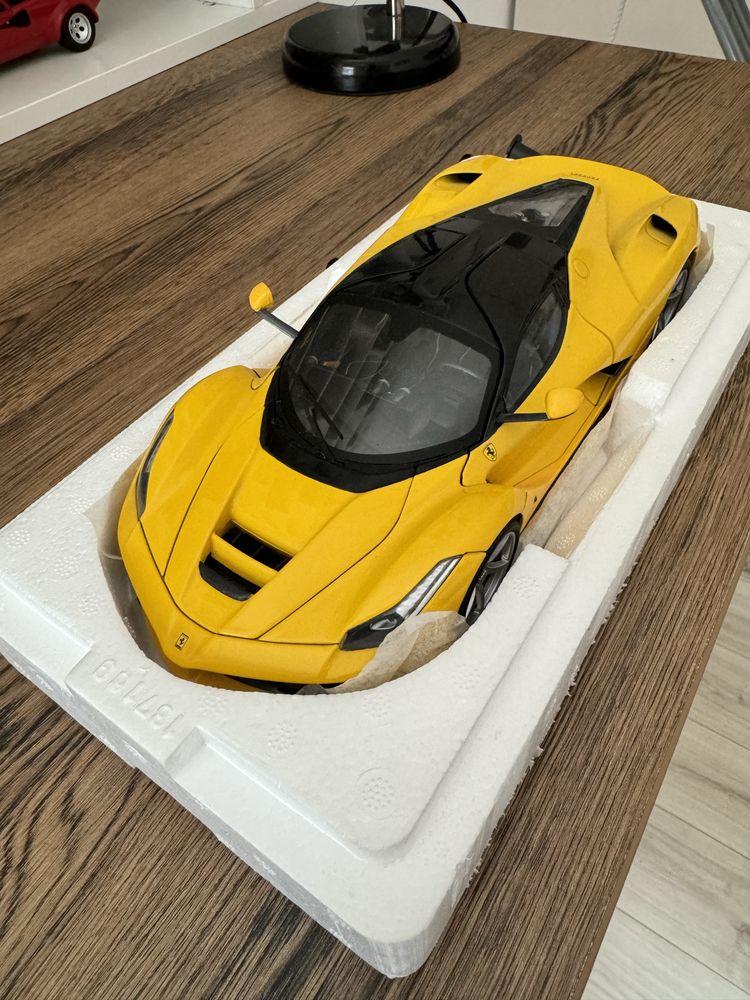 La Ferrari Hotwheels Elite 1:18