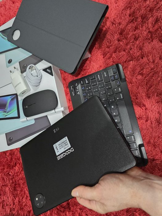 -Doogee T10W, Nou, 128Gb, 4Ram+12 extins, Negru, Tastatura, Mouse, Pen