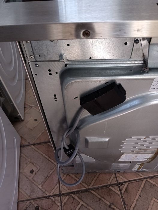 Иноксова свободно стояща печка с керамичен плот Gram 2 години гаранция